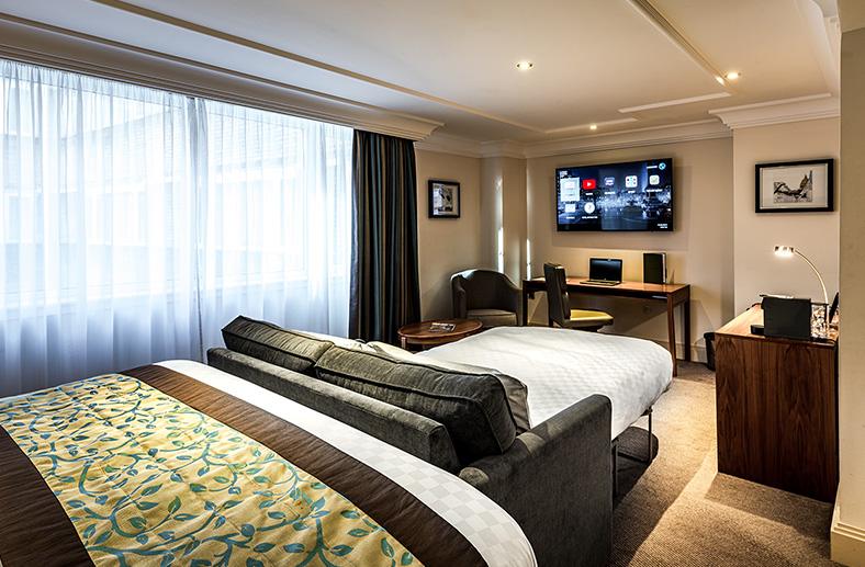 Family room desk area - Marble arch hotel
