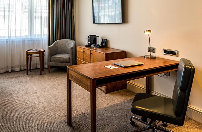 Standard twin room desk area - March arch hotel