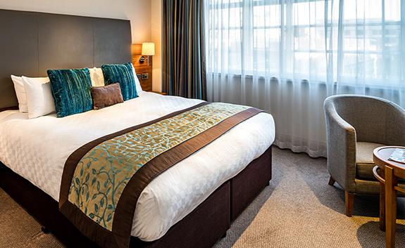 Deluxe king bed - Marble arch hotel