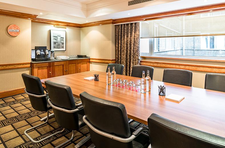 Downing street room - Marble arch hotel