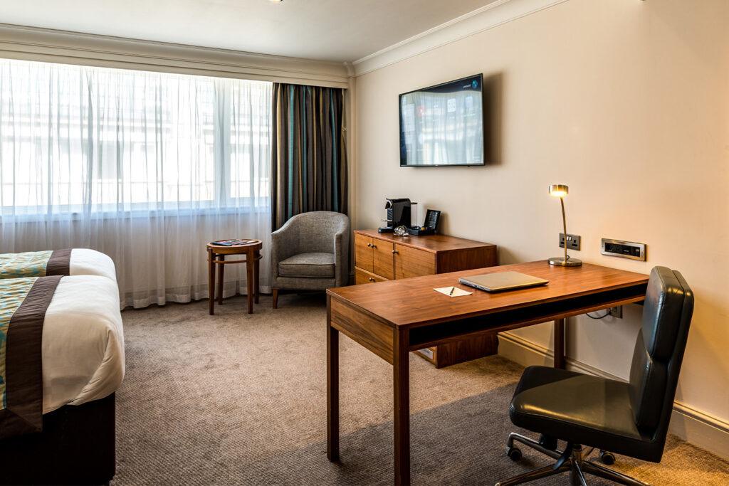 Standard twin room desk area - Marble Arch Hotel
