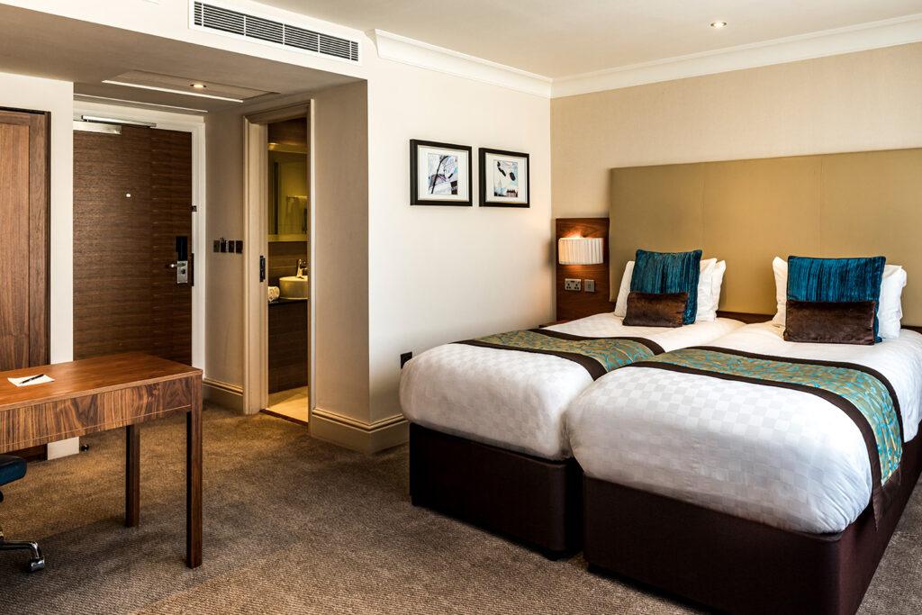 Standard twin room - Marble Arch Hotel