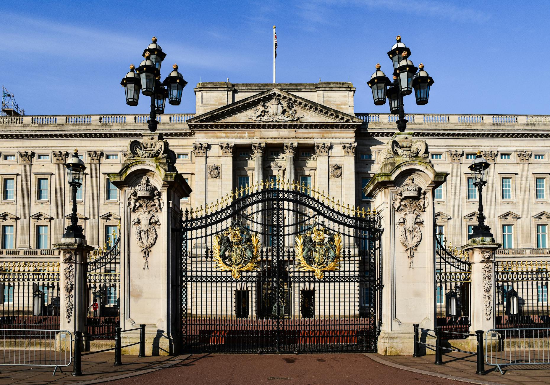 History of Buckingham Palace - The Marble Arch by Thistle